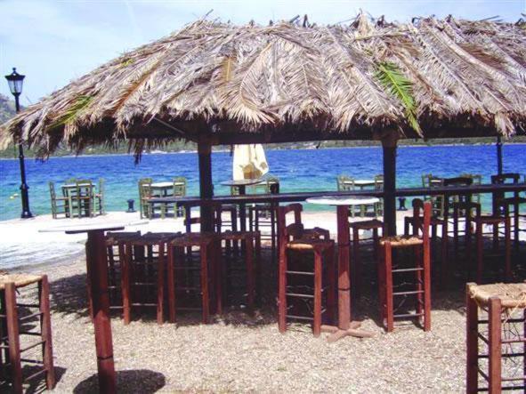 Hotel Mantas Bay Loutráki Exterior foto