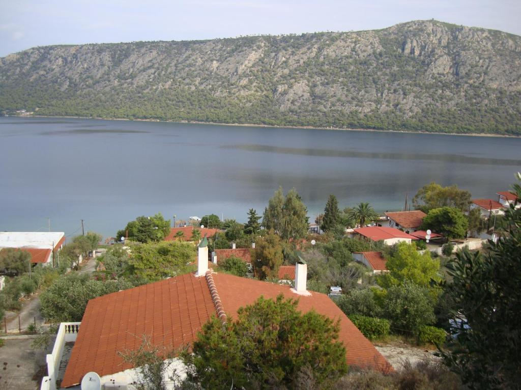 Hotel Mantas Bay Loutráki Exterior foto